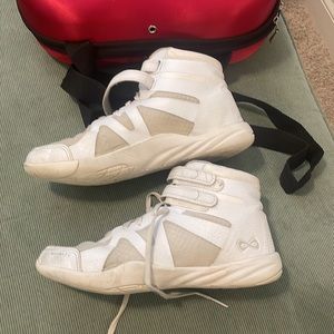 Nfinity Beast size 6 cheer shoes
